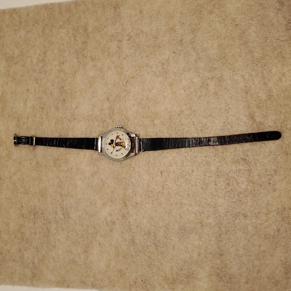 Vintage Walt Disney Mickey Mouse Watch